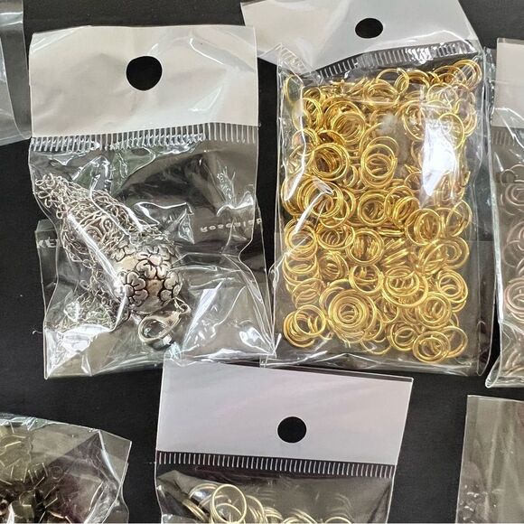 Over 10 Bundles of Jewelry Making Supplies - Picture 5 of 11